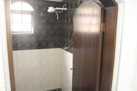 Casa à venda com 250m², 2 quartos e 2 vagasBanheiro