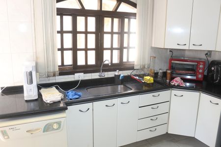 Casa à venda com 250m², 2 quartos e 2 vagasCozinha