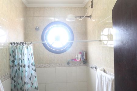 Casa à venda com 250m², 2 quartos e 2 vagasBanheiro da Suíte 2