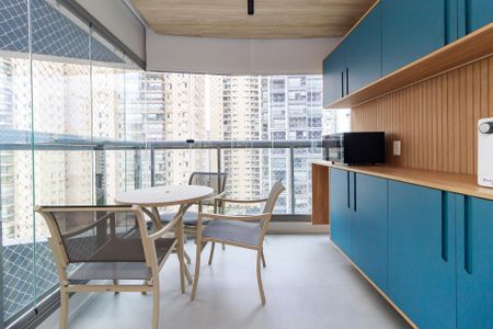 Sala - Varanda de apartamento para alugar com 2 quartos, 66m² em Jardim das Acacias, São Paulo