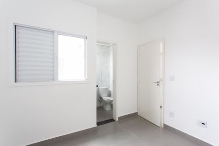 Casa à venda com 87m², 2 quartos e 2 vagas Casa à venda com 87m², 2 quartos e 2 vagasSuíte