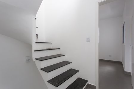 Casa à venda com 87m², 2 quartos e 2 vagas Casa à venda com 87m², 2 quartos e 2 vagasHall do Quarto