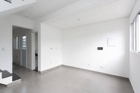 Casa à venda com 87m², 2 quartos e 2 vagas Casa à venda com 87m², 2 quartos e 2 vagasSala