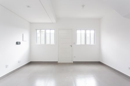 Casa à venda com 87m², 2 quartos e 2 vagas Casa à venda com 87m², 2 quartos e 2 vagasSala