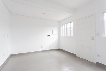 Casa à venda com 87m², 2 quartos e 2 vagas Casa à venda com 87m², 2 quartos e 2 vagasSala