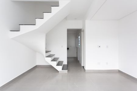 Casa à venda com 87m², 2 quartos e 2 vagas Casa à venda com 87m², 2 quartos e 2 vagasSala