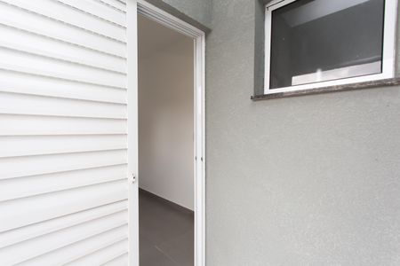 Casa à venda com 87m², 2 quartos e 2 vagas Casa à venda com 87m², 2 quartos e 2 vagasVaranda do Quarto