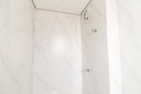 Apartamento à venda com 87m², 2 quartos e 2 vagas Apartamento à venda com 87m², 2 quartos e 2 vagasBanheiro da Suíte