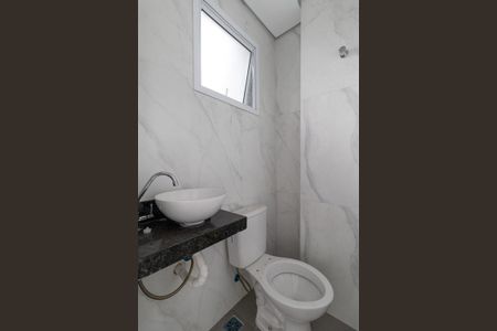 Casa de condomínio à venda com 87m², 2 quartos e 2 vagasLavabo