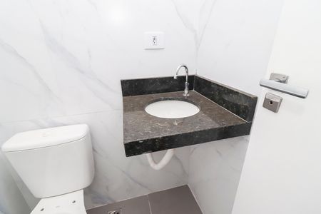 Casa de condomínio à venda com 87m², 2 quartos e 2 vagas Casa de condomínio à venda com 87m², 2 quartos e 2 vagasBanheiro da Suíte