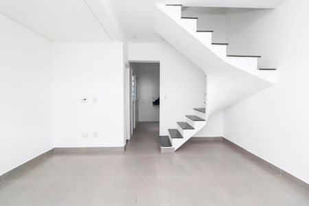 Casa de condomínio à venda com 87m², 2 quartos e 2 vagas Casa de condomínio à venda com 87m², 2 quartos e 2 vagasSala