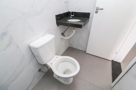 Casa de condomínio à venda com 87m², 2 quartos e 2 vagas Casa de condomínio à venda com 87m², 2 quartos e 2 vagasBanheiro Social