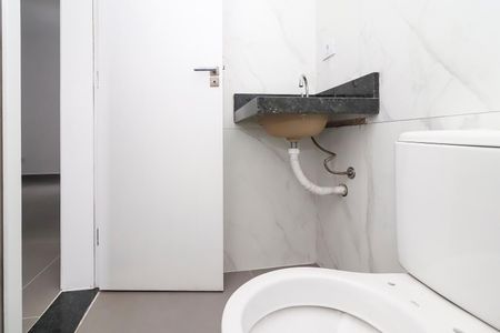 Casa de condomínio à venda com 87m², 2 quartos e 2 vagasBanheiro Social