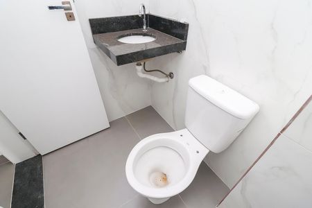 Casa de condomínio à venda com 87m², 2 quartos e 2 vagasBanheiro da Suíte