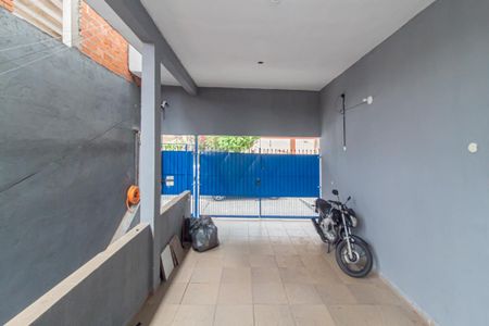 Casa à venda com 280m², 4 quartos e 1 vaga Casa à venda com 280m², 4 quartos e 1 vagaGaragem