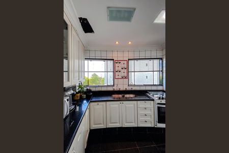 Apartamento à venda com 360m², 4 quartos e 6 vagasCozinha