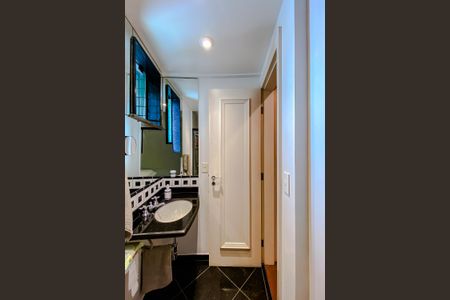 Apartamento à venda com 360m², 4 quartos e 6 vagasBanheiro