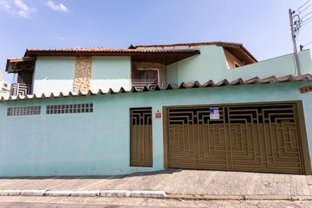 Casa para alugar com 250m², 3 quartos e 5 vagasFachada