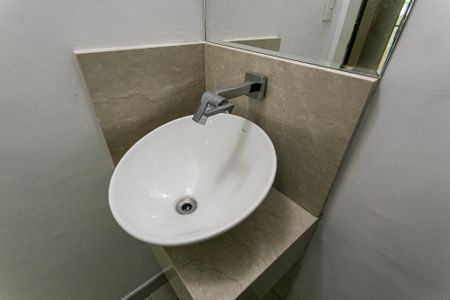 Casa para alugar com 250m², 3 quartos e 5 vagasLavabo