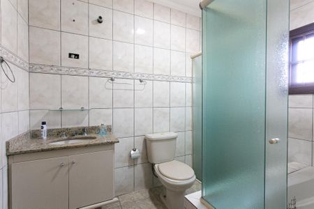 Casa para alugar com 250m², 3 quartos e 5 vagasBanheiro da Suíte