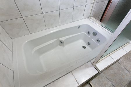 Casa para alugar com 250m², 3 quartos e 5 vagasBanheiro da Suíte - Banheira