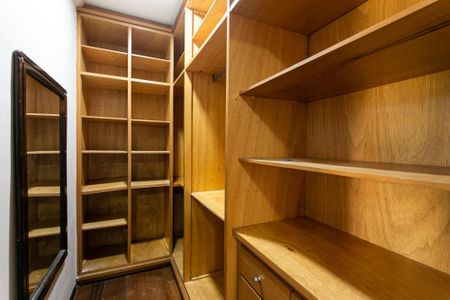 Casa para alugar com 250m², 3 quartos e 5 vagasCloset da Suíte