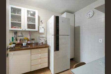 Apartamento à venda com 67m², 2 quartos e 1 vaga Apartamento à venda com 67m², 2 quartos e 1 vagaCozinha e Área de Serviço