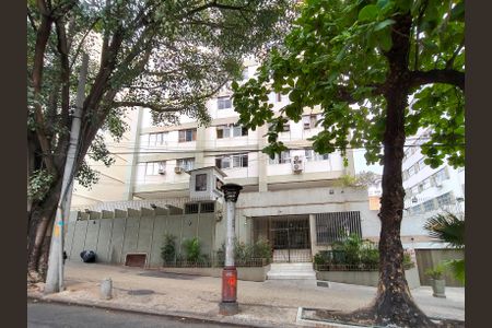 Apartamento à venda com 67m², 2 quartos e 1 vaga Apartamento à venda com 67m², 2 quartos e 1 vagaFachada e portaria