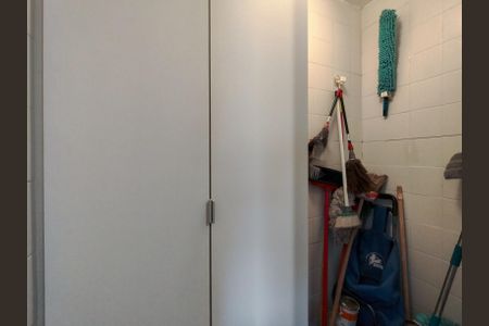 Apartamento à venda com 67m², 2 quartos e 1 vaga Apartamento à venda com 67m², 2 quartos e 1 vagaQuarto de Serviço