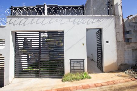 Casa à venda com 120m², 3 quartos e 3 vagasFachada