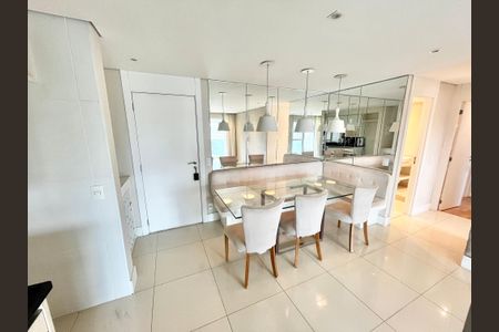 Apartamento à venda com 65m², 2 quartos e 1 vagaSala