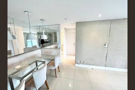 Apartamento à venda com 65m², 2 quartos e 1 vagaSala