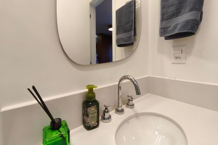 Apartamento à venda com 68m², 2 quartos e 2 vagasBanheiro Social