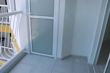 Apartamento para alugar com 85m², 2 quartos e 1 vagaVaranda