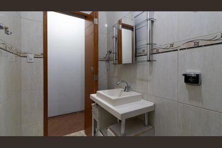 Casa para alugar com 227m², 4 quartos e 2 vagasBanheiro 2