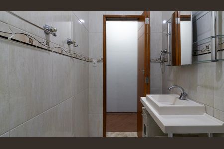 Casa para alugar com 227m², 4 quartos e 2 vagasBanheiro 2