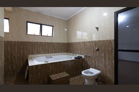 Casa para alugar com 227m², 4 quartos e 2 vagasBanheiro da Suíte 1