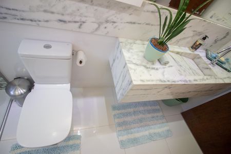 Casa à venda com 190m², 4 quartos e 2 vagas Casa à venda com 190m², 4 quartos e 2 vagasBanheiro da Suíte 1