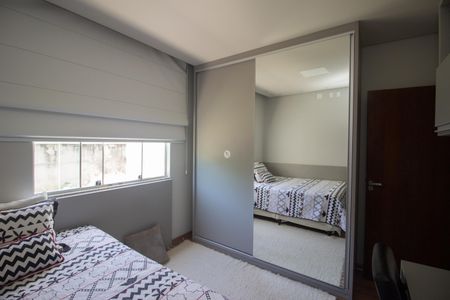 Casa à venda com 190m², 4 quartos e 2 vagas Casa à venda com 190m², 4 quartos e 2 vagasQuarto 1