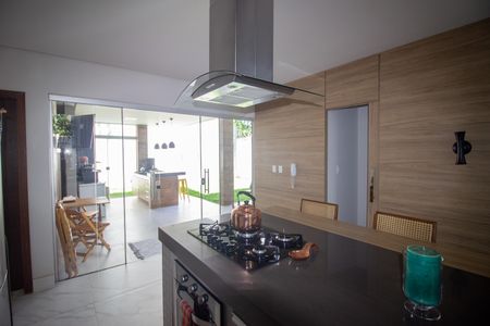 Casa à venda com 190m², 4 quartos e 2 vagas Casa à venda com 190m², 4 quartos e 2 vagasCozinha