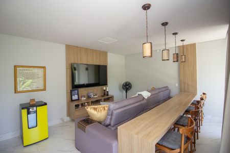 Casa à venda com 190m², 4 quartos e 2 vagas Casa à venda com 190m², 4 quartos e 2 vagasSala de TV
