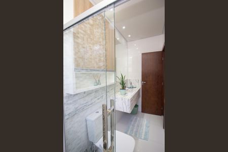 Casa à venda com 190m², 4 quartos e 2 vagas Casa à venda com 190m², 4 quartos e 2 vagasBanheiro da Suíte 1
