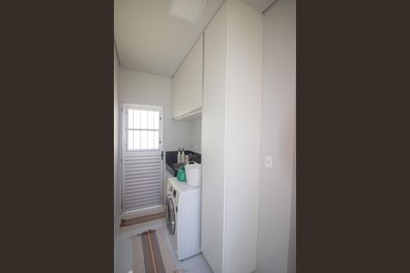 Casa à venda com 190m², 4 quartos e 2 vagas Casa à venda com 190m², 4 quartos e 2 vagasÁrea de Serviço