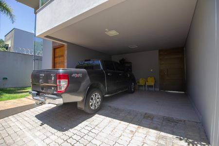 Casa à venda com 190m², 4 quartos e 2 vagas Casa à venda com 190m², 4 quartos e 2 vagasGaragem