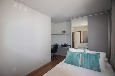 Casa à venda com 190m², 4 quartos e 2 vagas Casa à venda com 190m², 4 quartos e 2 vagasQuarto 2