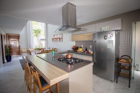 Casa à venda com 190m², 4 quartos e 2 vagas Casa à venda com 190m², 4 quartos e 2 vagasCozinha