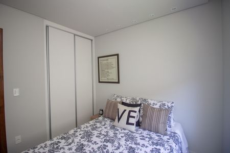 Casa à venda com 190m², 4 quartos e 2 vagas Casa à venda com 190m², 4 quartos e 2 vagasQuarto Suíte 1