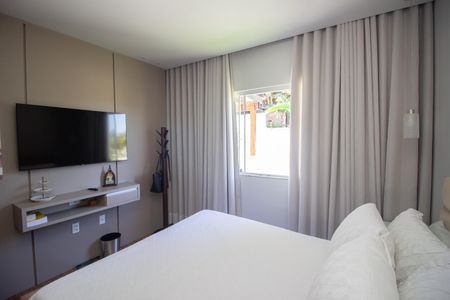 Casa à venda com 190m², 4 quartos e 2 vagas Casa à venda com 190m², 4 quartos e 2 vagasQuarto Suíte