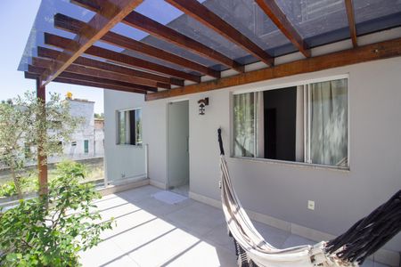 Casa à venda com 190m², 4 quartos e 2 vagas Casa à venda com 190m², 4 quartos e 2 vagasVaranda