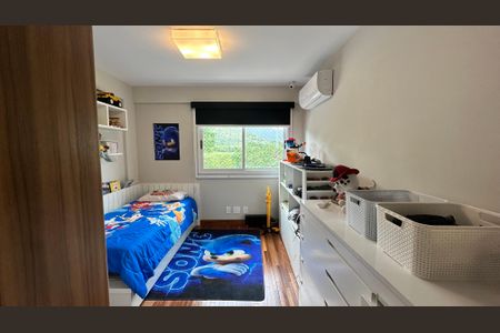 Casa de condomínio à venda com 400m², 4 quartos e 2 vagasQuarto 3